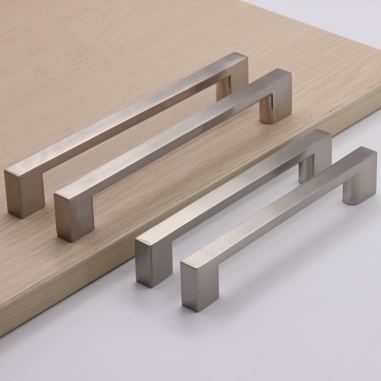 chunky kitchen hardware